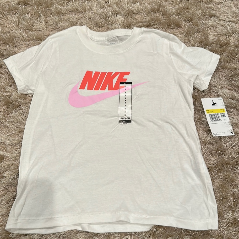 Girls Nike T-Shirt